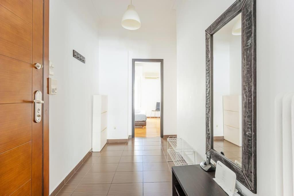 Apartment In The Middle Of Everything Atena Exterior foto
