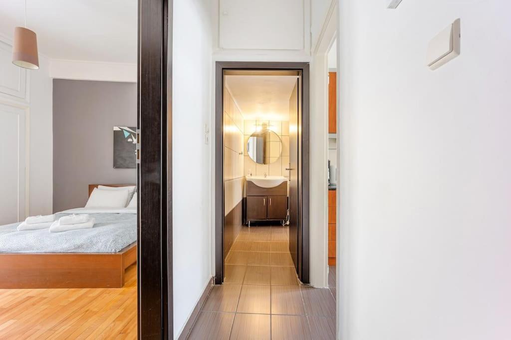 Apartment In The Middle Of Everything Atena Exterior foto
