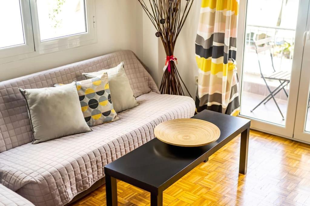 Apartment In The Middle Of Everything Atena Exterior foto